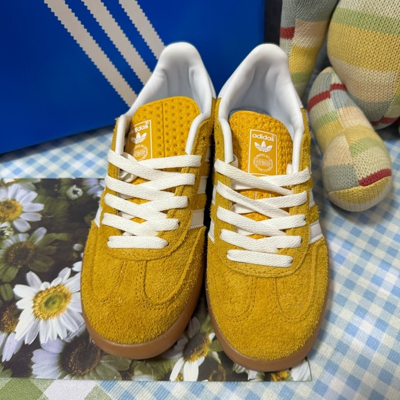 Adidas women’s sneakers - Picture 5 of 8